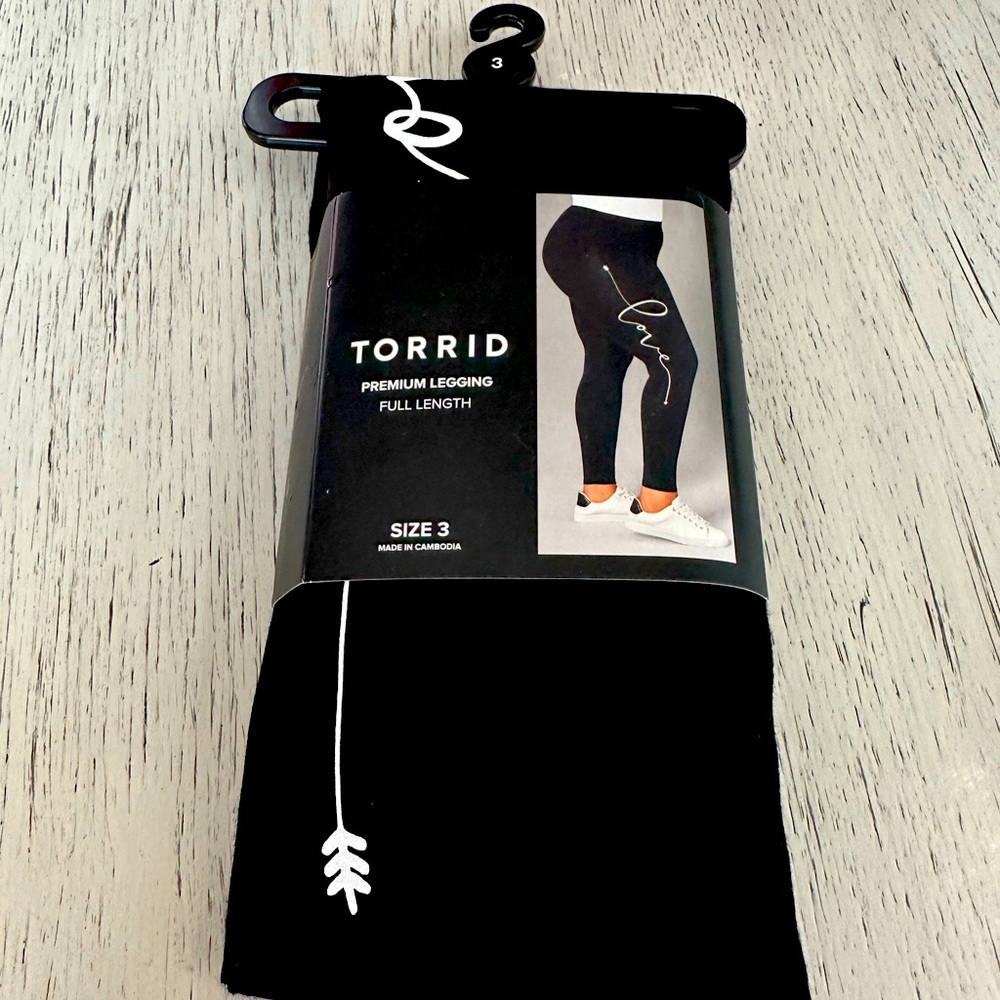 Torrid leggings size 3 brand new